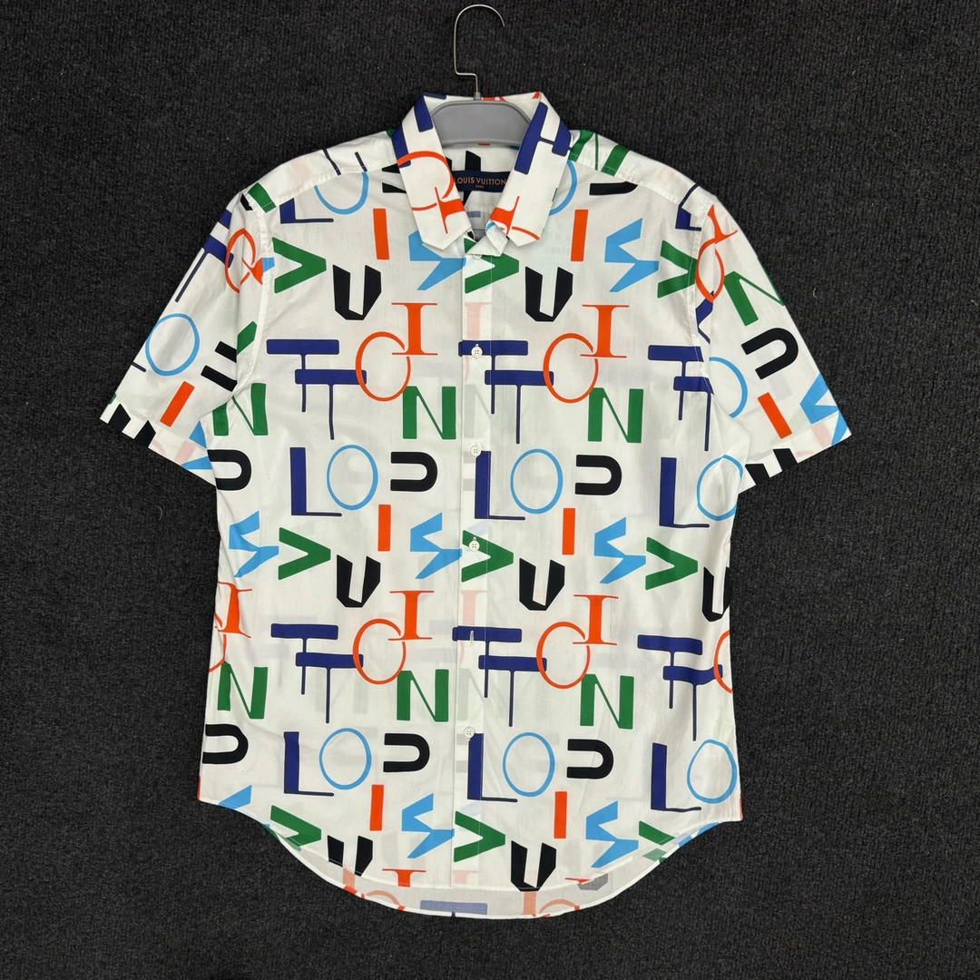 99新 LouisVuitton/路易威登 满印短袖衬衫外套/尺码XL