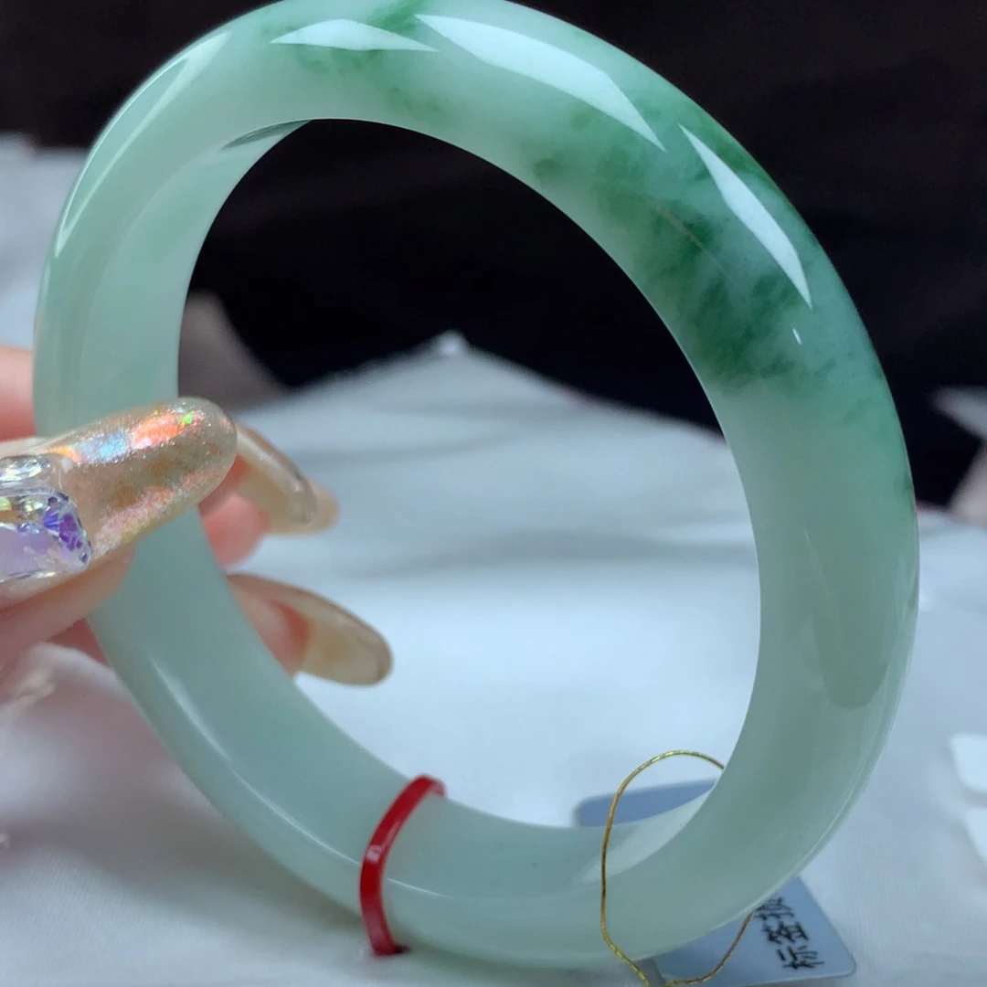 翡翠手镯未镶嵌113313，