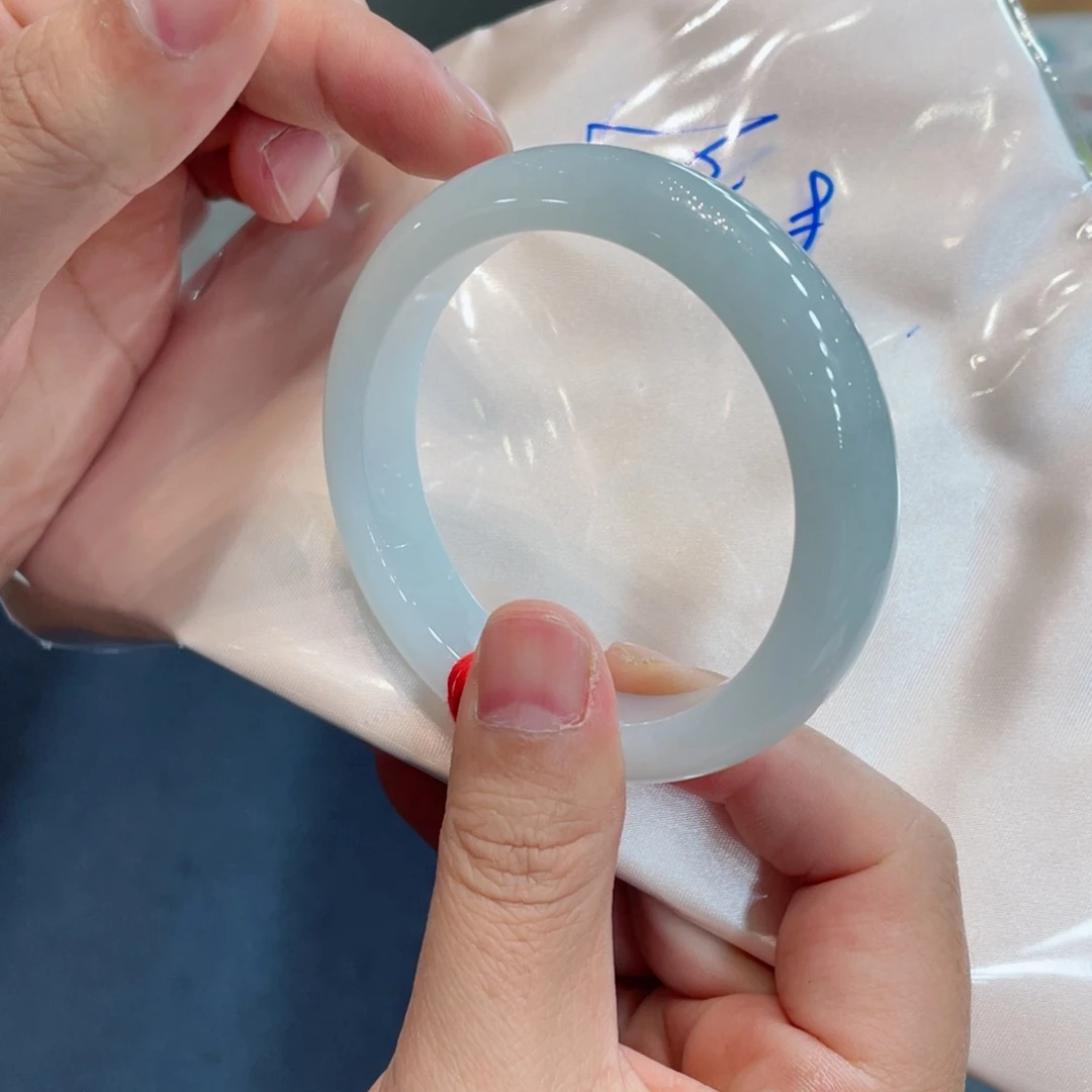 翡翠未镶嵌手镯手镯
