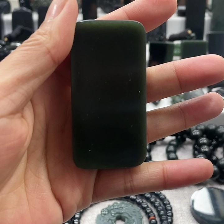 【闪购商品】颈饰未镶嵌和田玉（青玉）