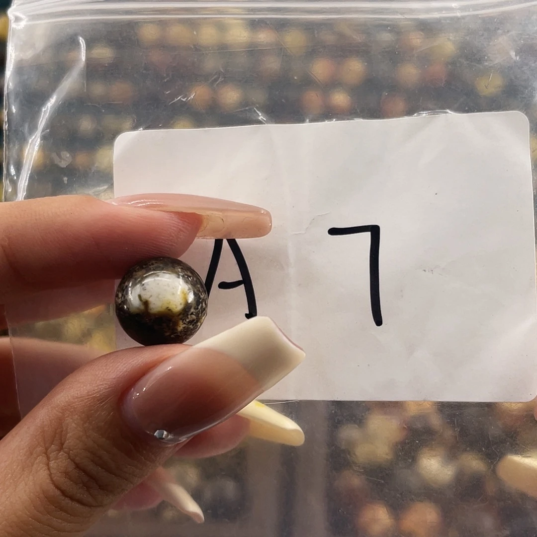 琥珀未镶嵌裸石12.4福利