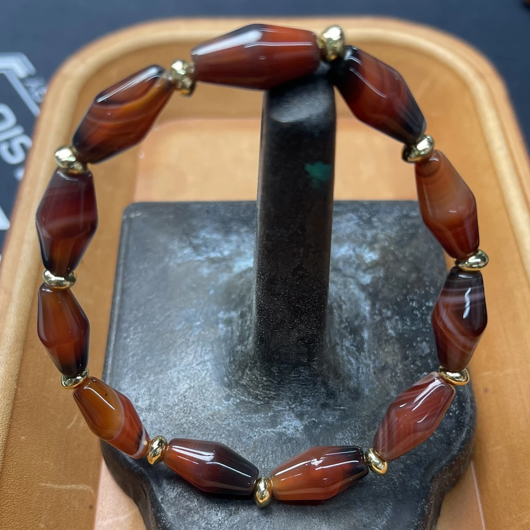 红肉缠丝玛瑙手串 多样性发其一