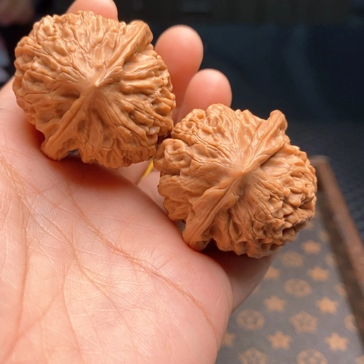 文玩核桃把件金牛38尺