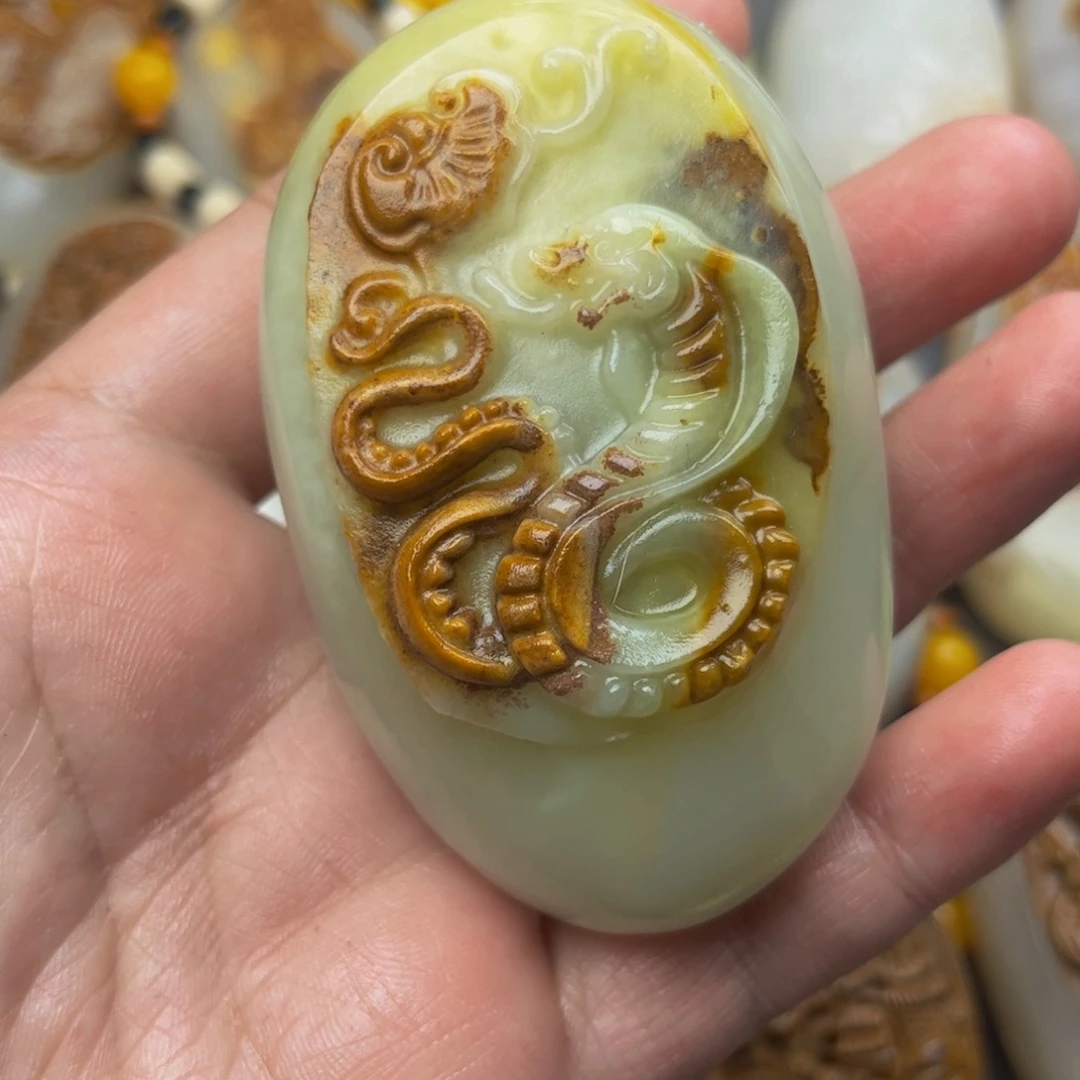 石材方解石手把件蛇