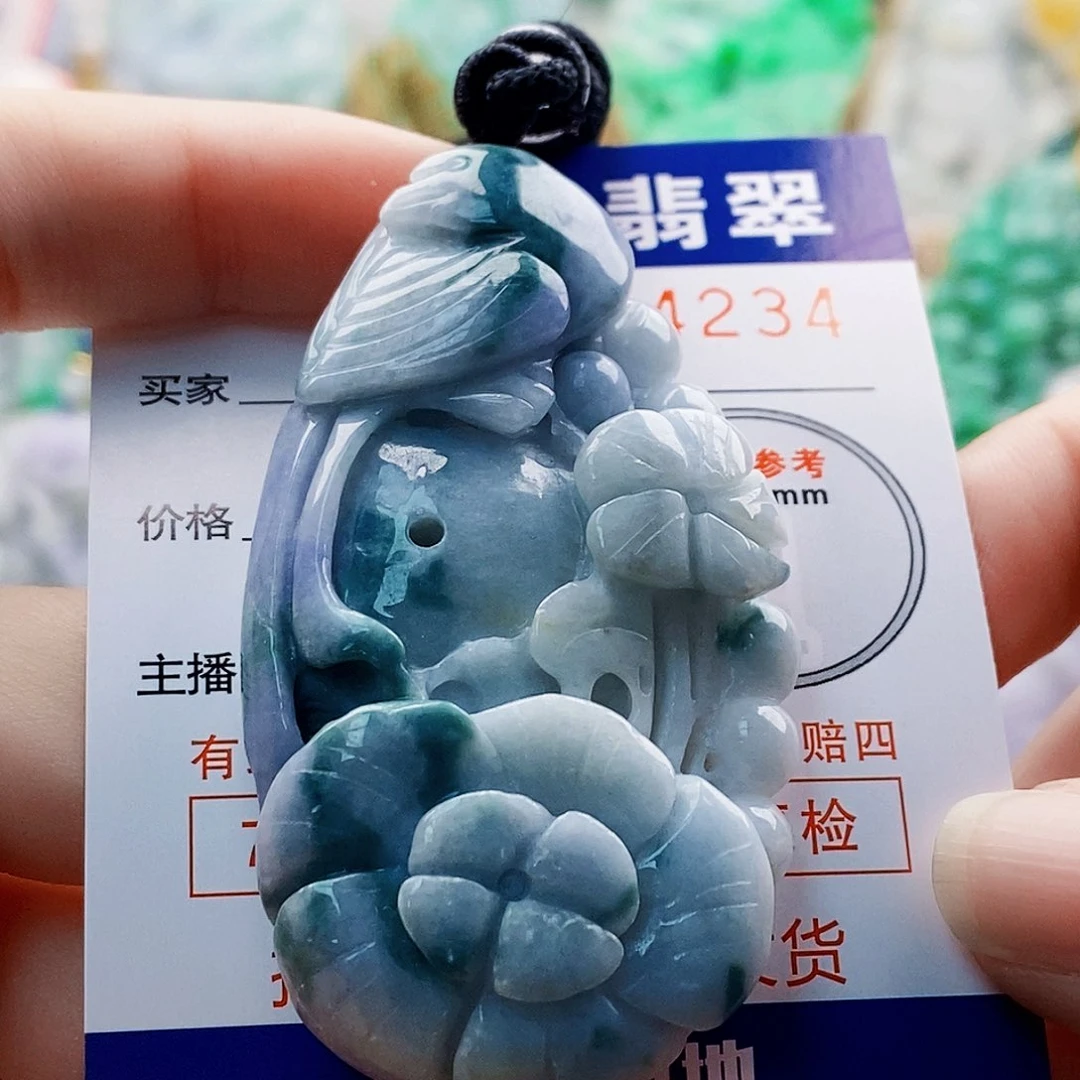 吊坠(不含链)未镶嵌翡翠