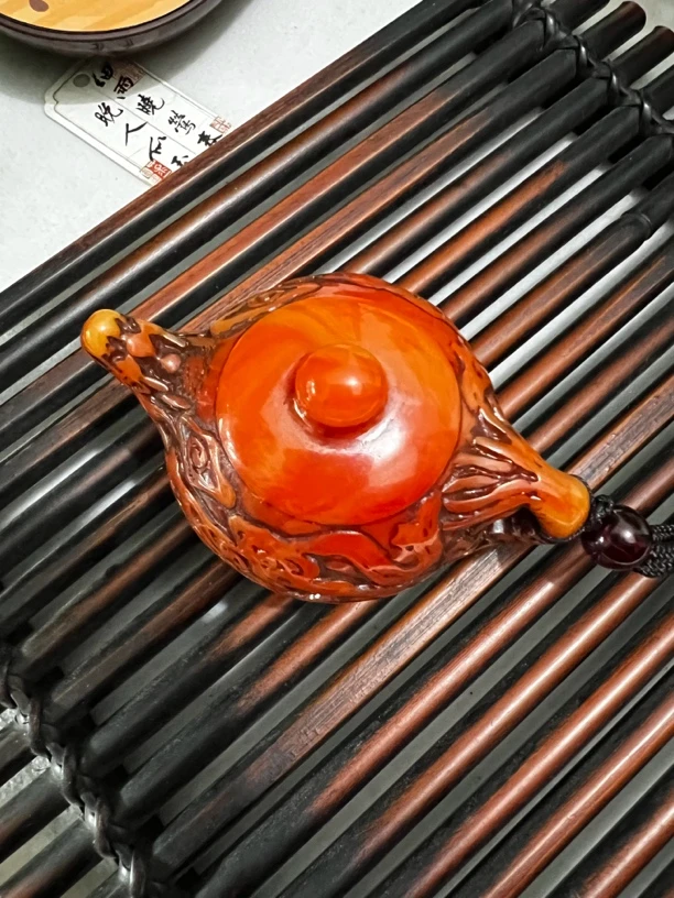 老红蜡大把把壶。880105。