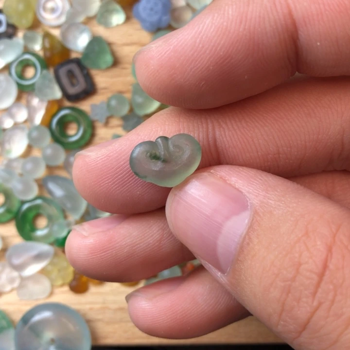 定制翡翠未镶嵌挂件