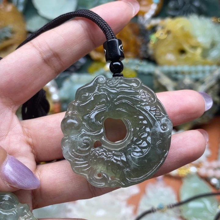 蛇纹石玉未镶嵌吊坠