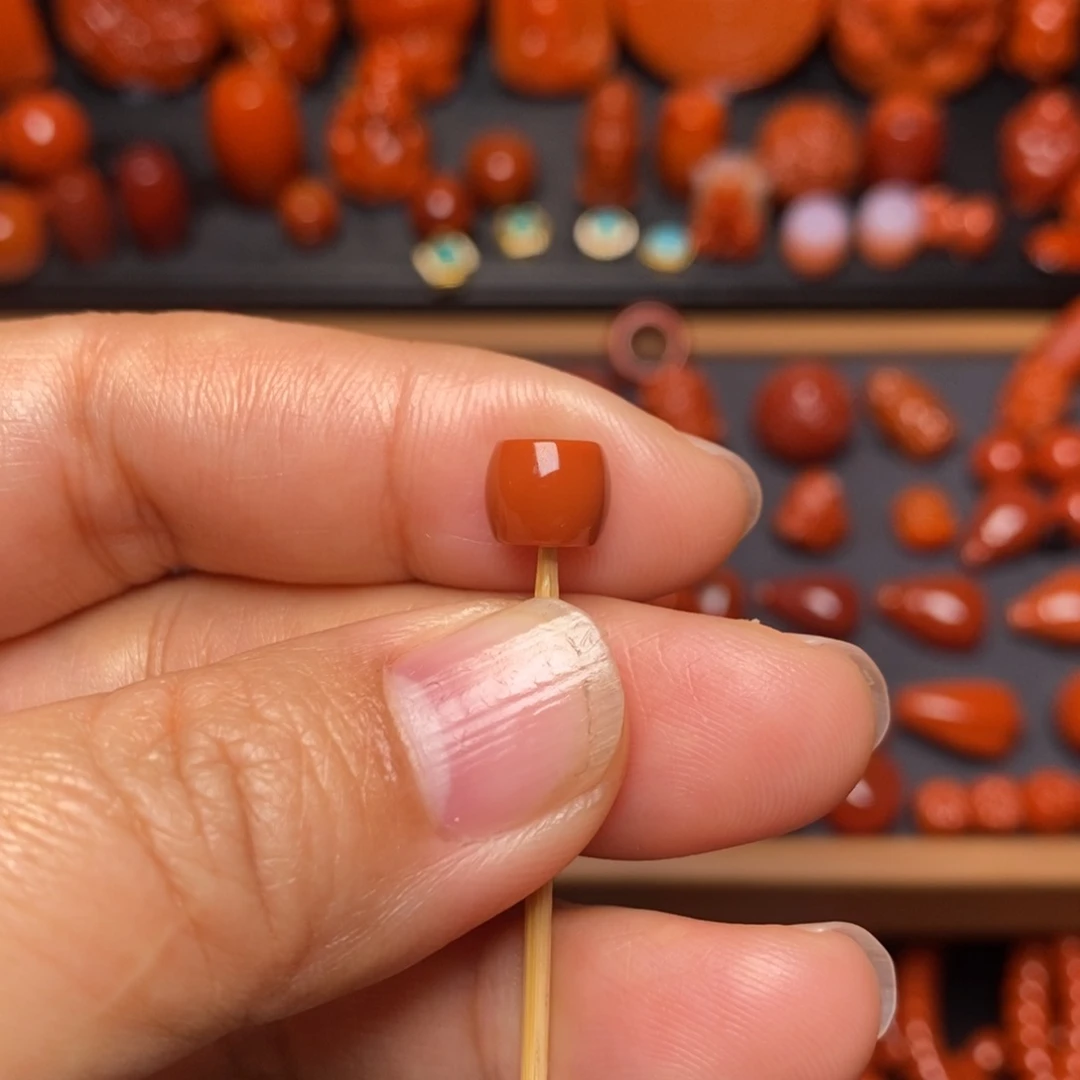 南红玛瑙配饰未镶嵌直切卡7.7mm