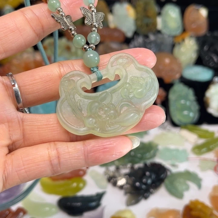 蛇纹石玉未镶嵌吊坠(赠链)