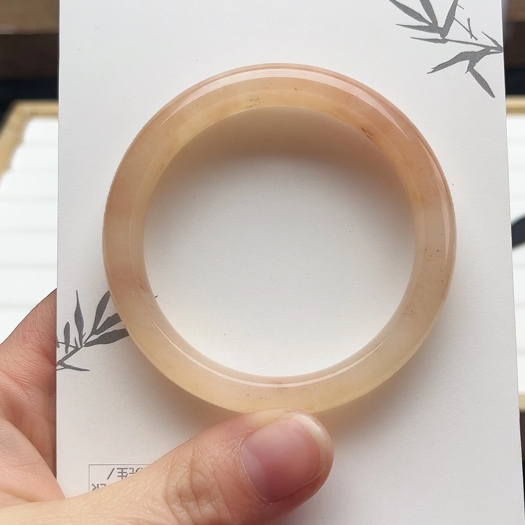 未镶嵌手镯石英质玉