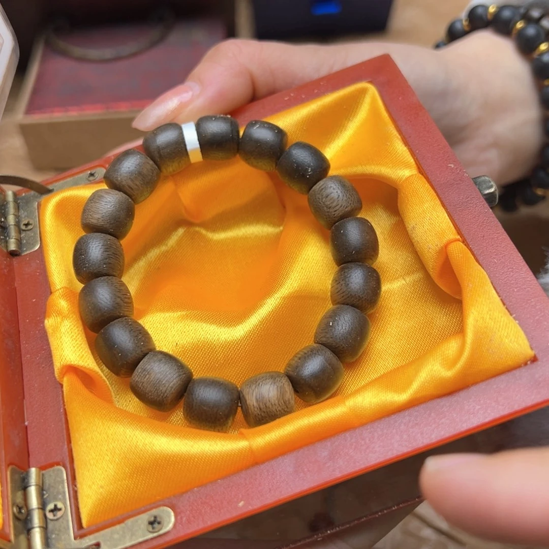 大叶紫檀（黑酸枝木类）