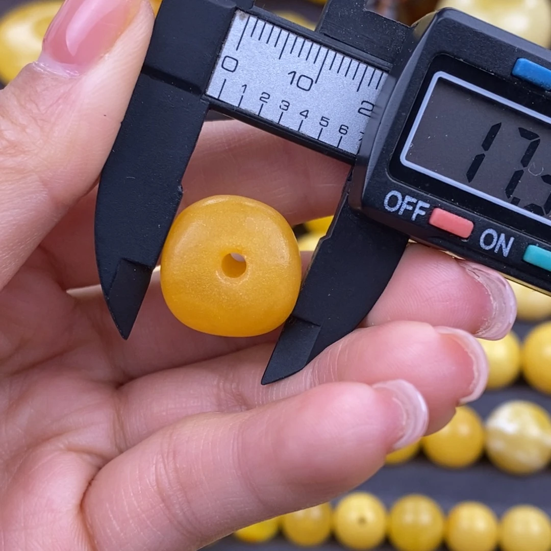 琥珀裸石未镶嵌珠子