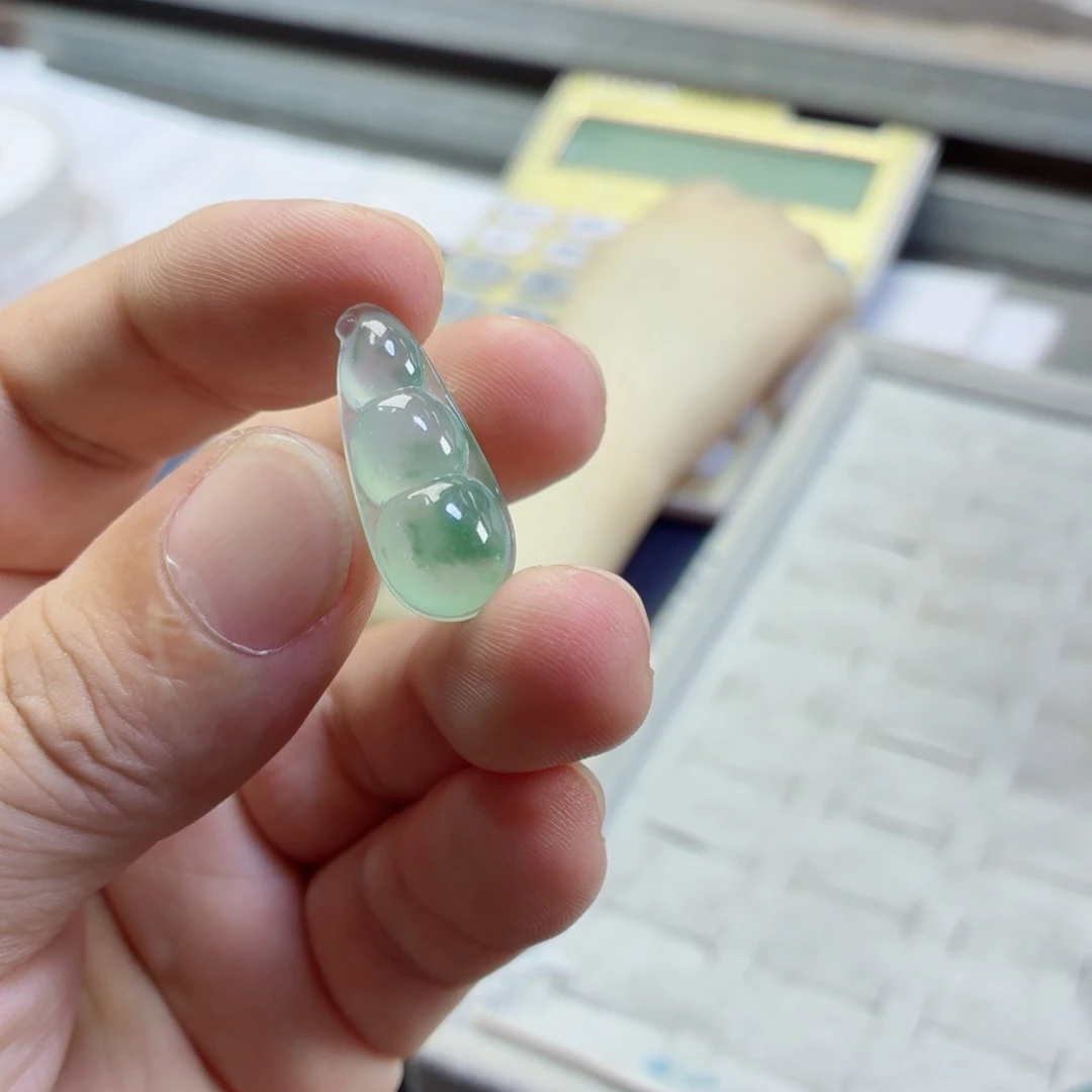 未镶嵌定制翡翠豆子