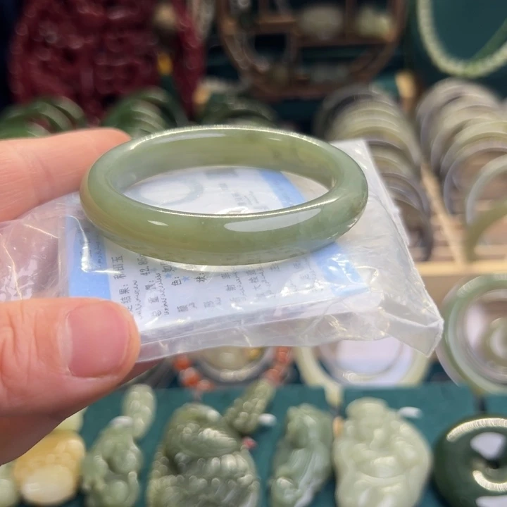 和田玉手镯未镶嵌54.2圈围0667