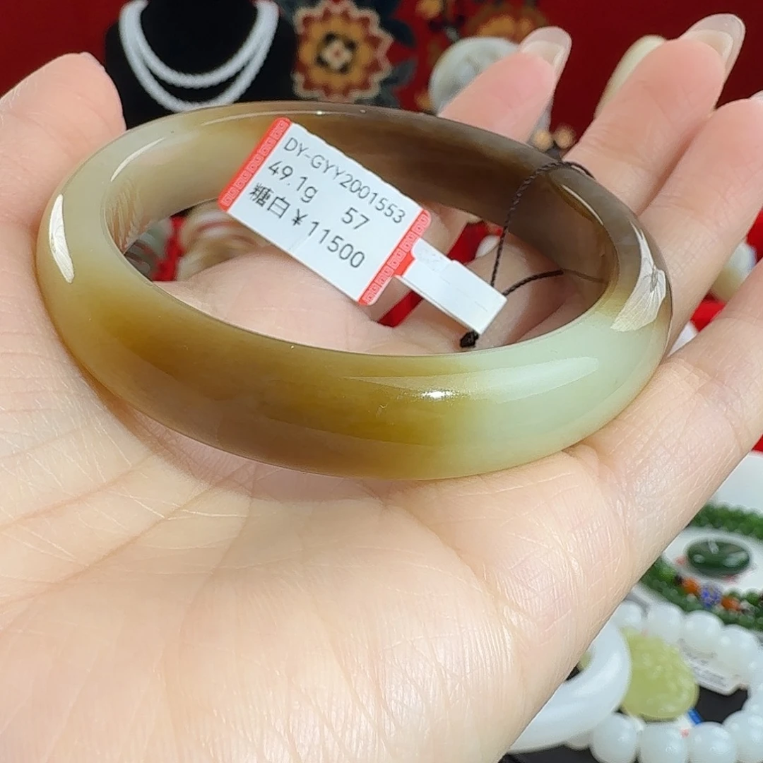 和田玉（糖玉）未镶嵌手镯