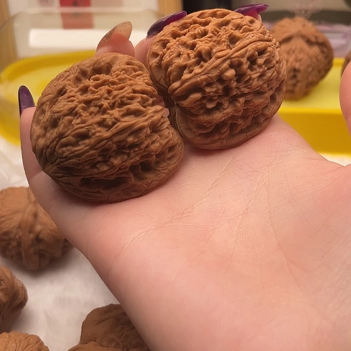 大***边文玩核桃吊坠南疆