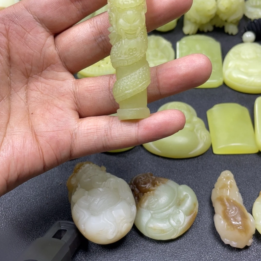 @***空和田玉未镶嵌颈饰