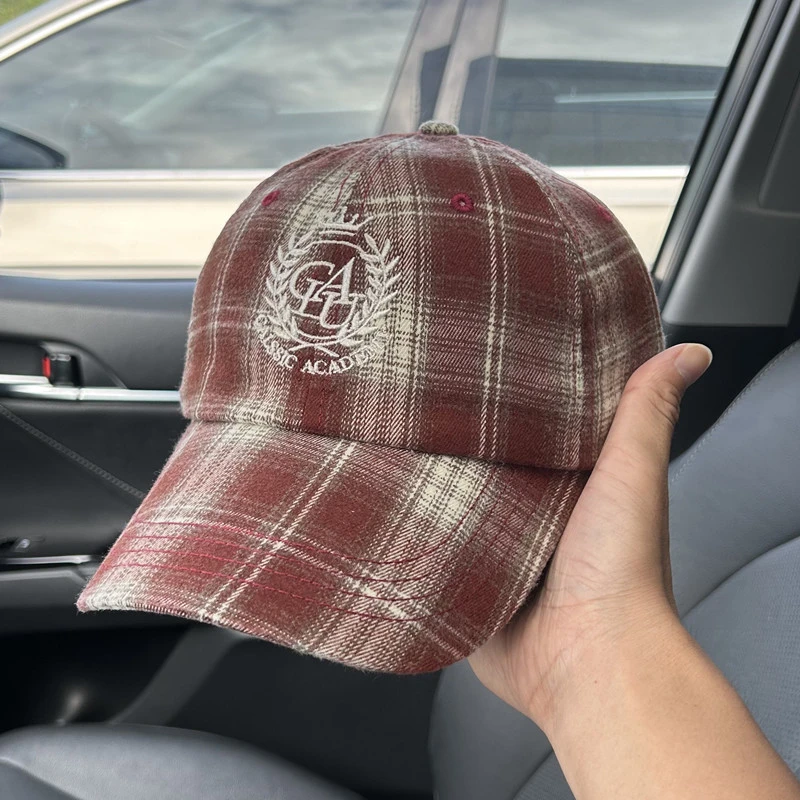 复古学院风格子字母棒球帽女春夏宽帽檐显脸小情侣鸭舌帽软顶帽子