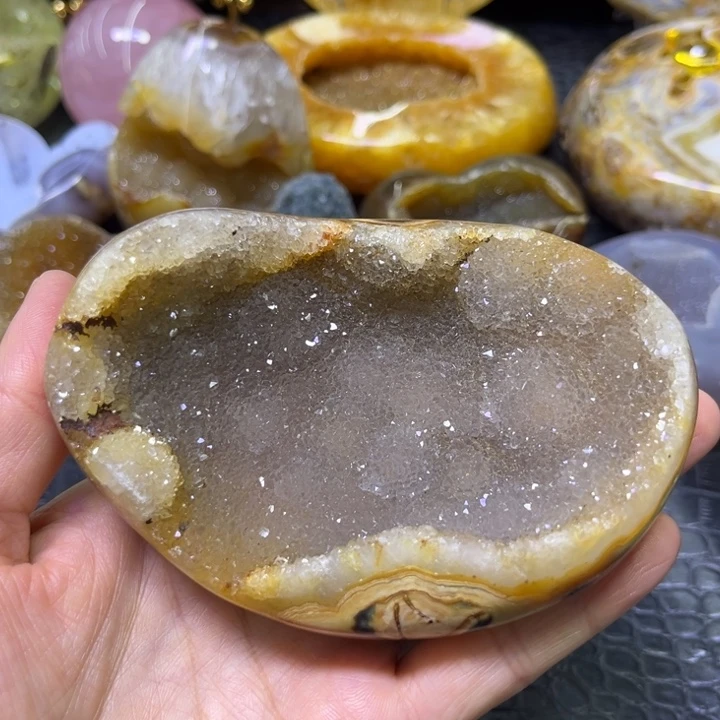 未镶嵌发饰水晶黄晶洞