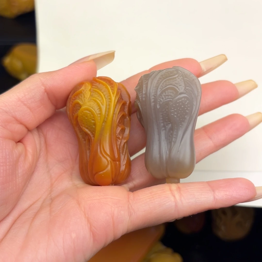 人***火石英质玉未镶嵌黄蜡石挂件