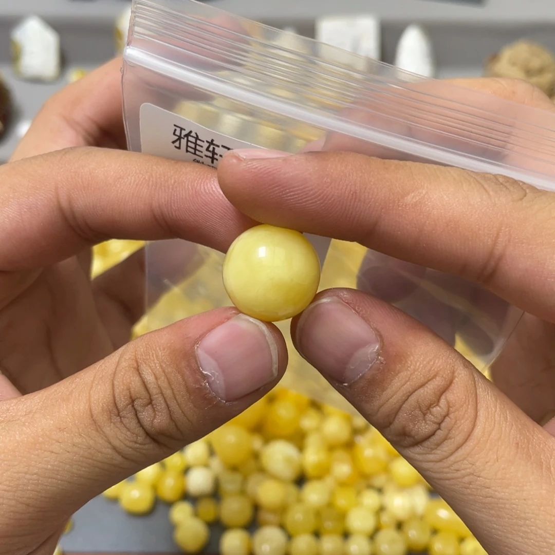 琥珀珠宝奇石未镶嵌