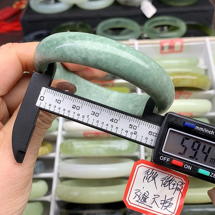 蛇纹石玉手镯未镶嵌841
