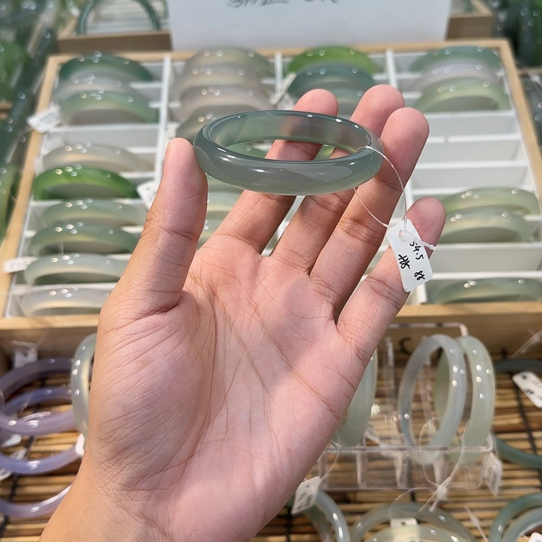 玛瑙/玉髓未镶嵌手镯圈口54.5