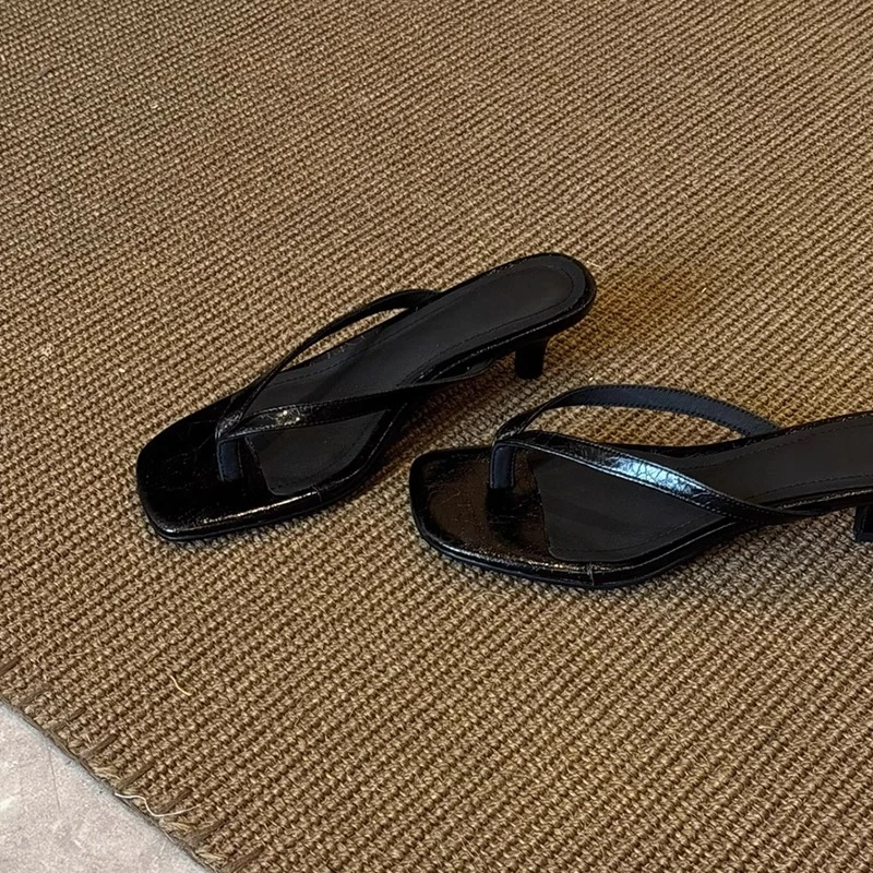 羊皮版！人字拖鞋女款夏外穿复古黑色休闲百搭不累脚细跟夹趾凉拖