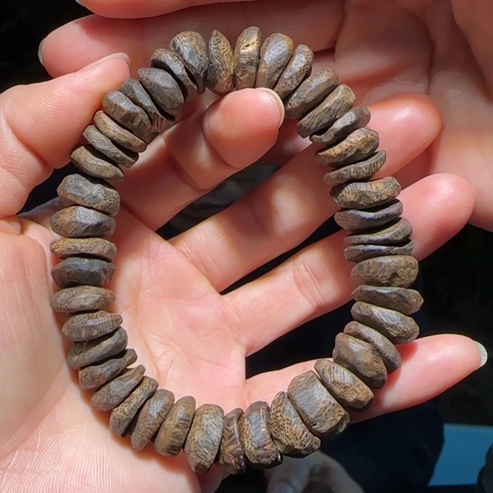 沉香手串原母树沉水树丁手串25.3克