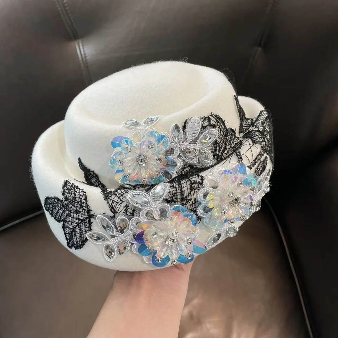 花朵法式欧美风冬季帽子白色百搭春秋极简风公主风刺绣贝雷帽