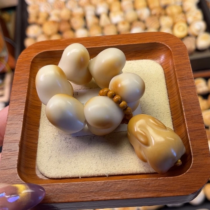 果子屁桃手捻提溜