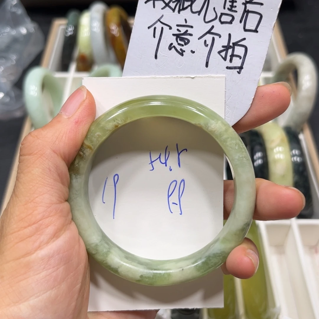 未镶嵌蛇纹石玉手镯