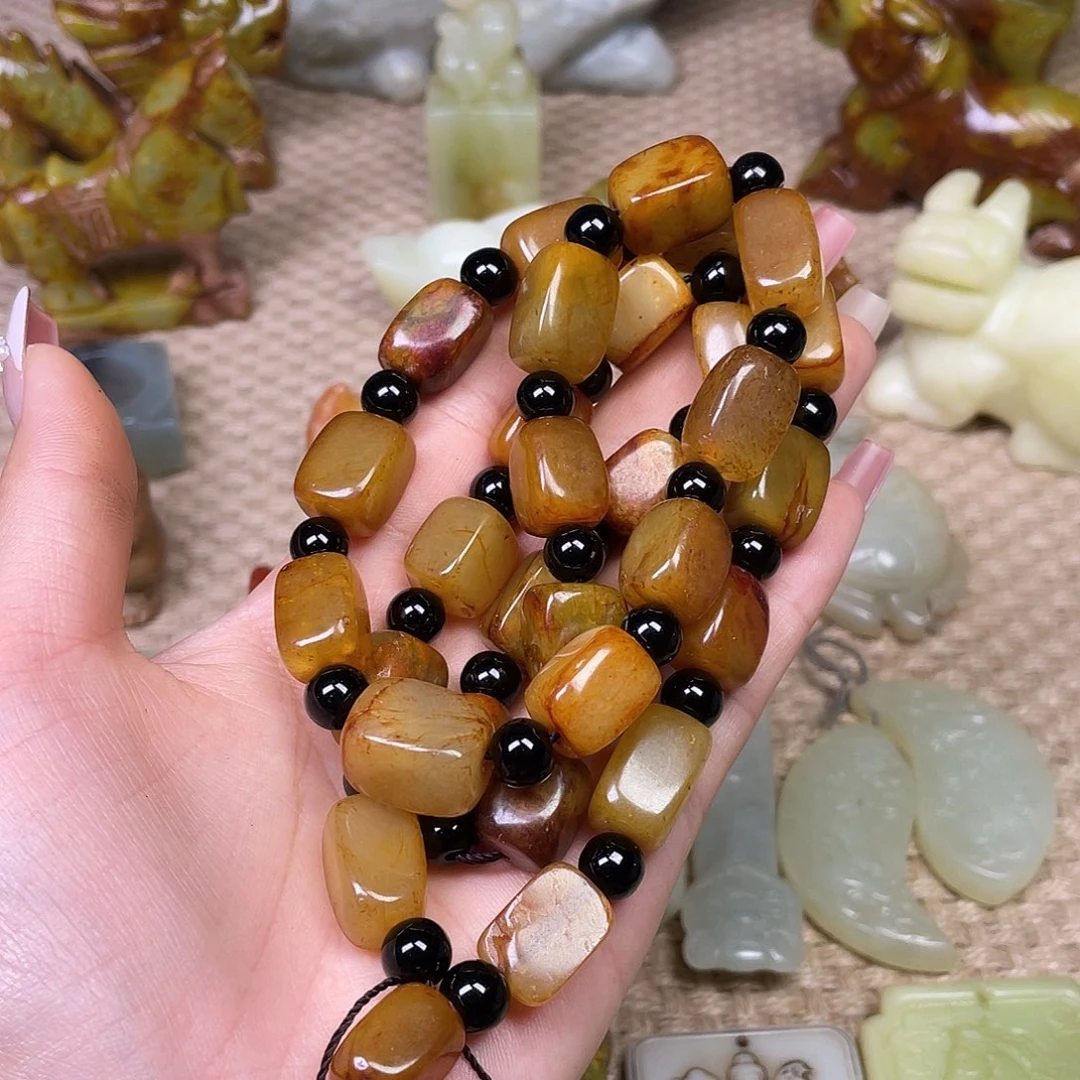 蛇纹石玉未镶嵌颈饰