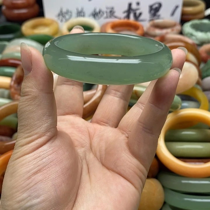 石英质玉未镶嵌手镯