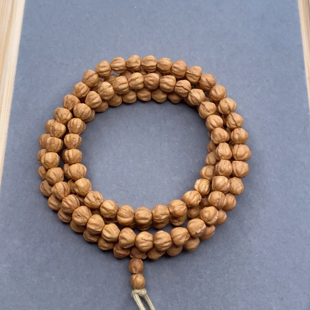 小***の柏香籽/百香籽吊坠