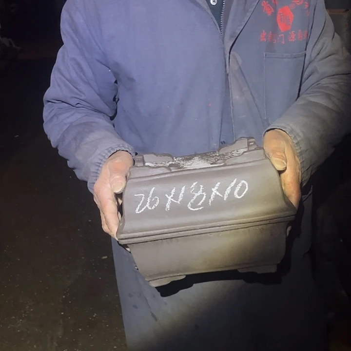 紫砂花盆紫砂花盆和小