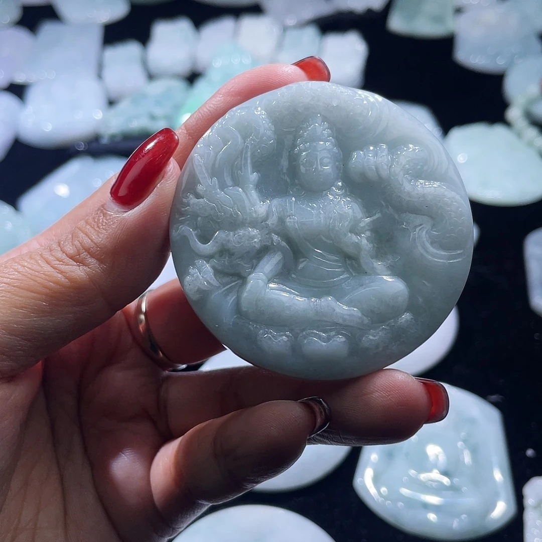 翡翠未镶嵌颈饰玉龙观音
