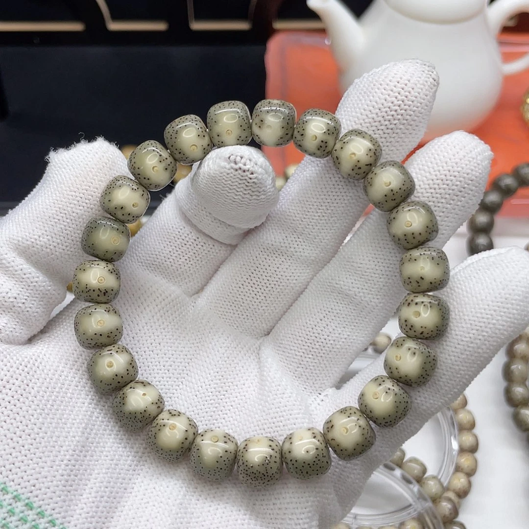 吊坠星月菩提29。10/9绿包白黄金瞳