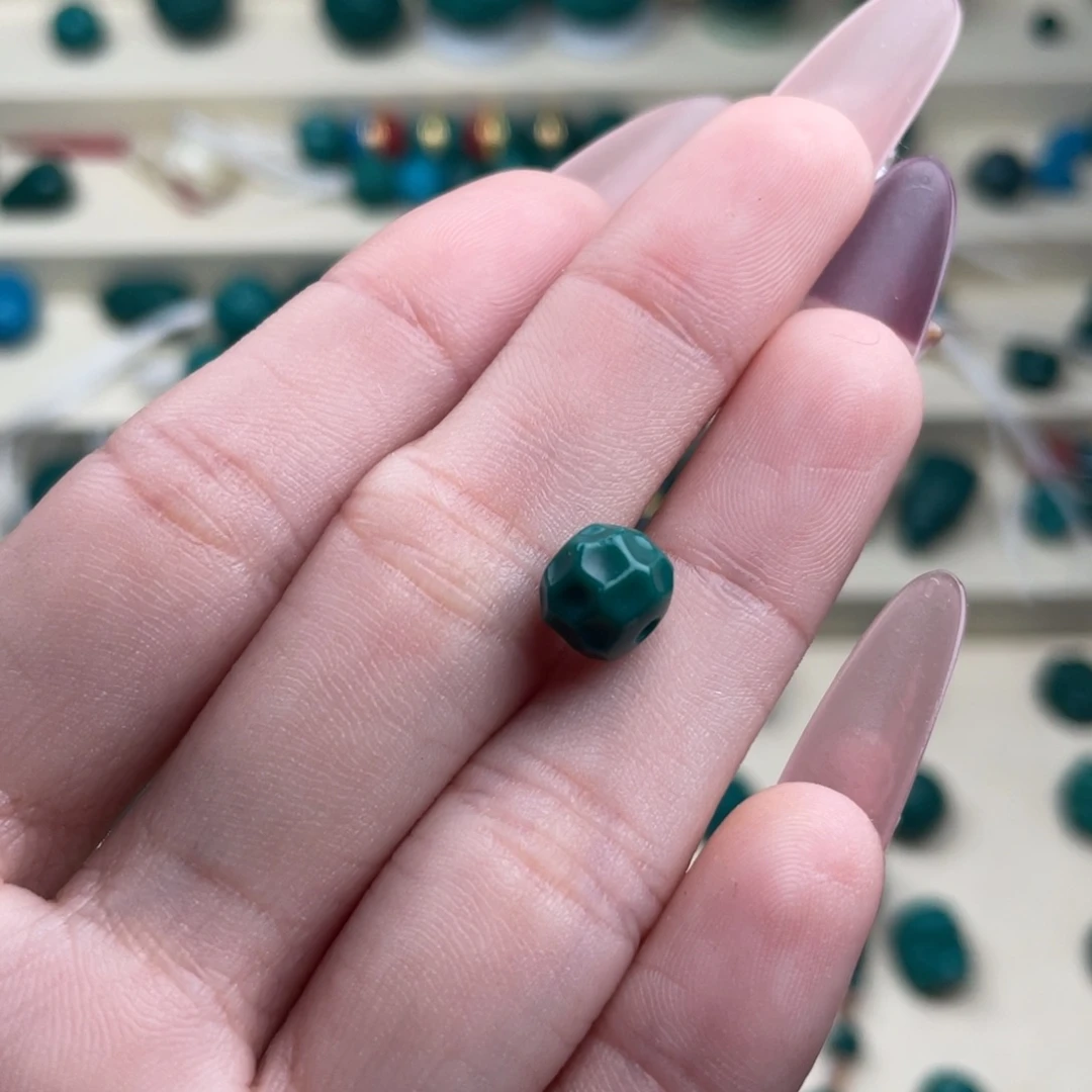 颈饰玻璃地狱色无相0.8左右一个