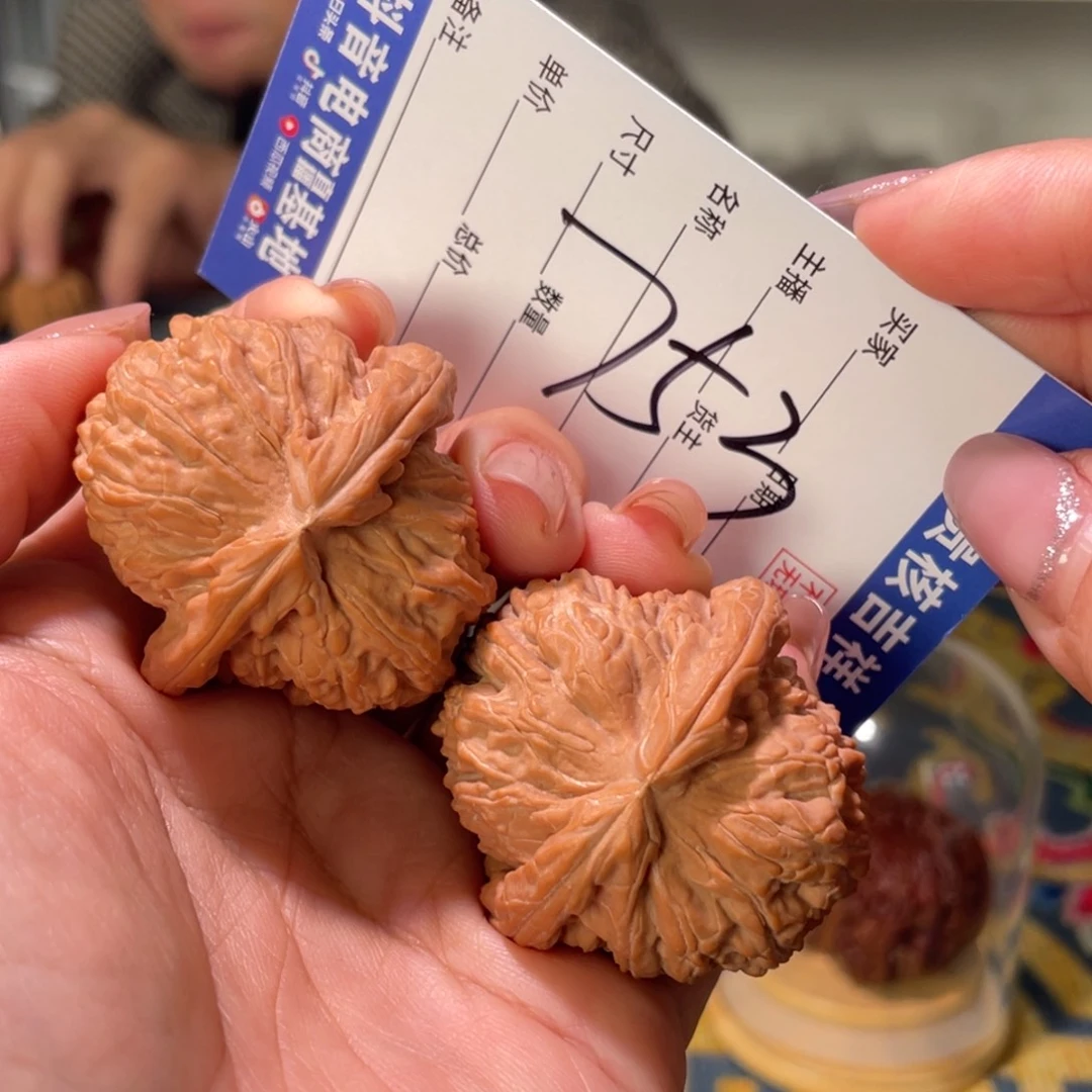 核桃把件41左右全品闷白大克重