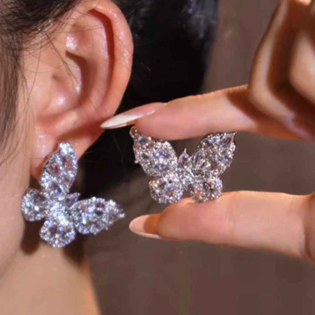 铜合金耳饰 蝴蝶耳钉气质女款闪钻爆闪爆款耳饰轻奢小众高级感