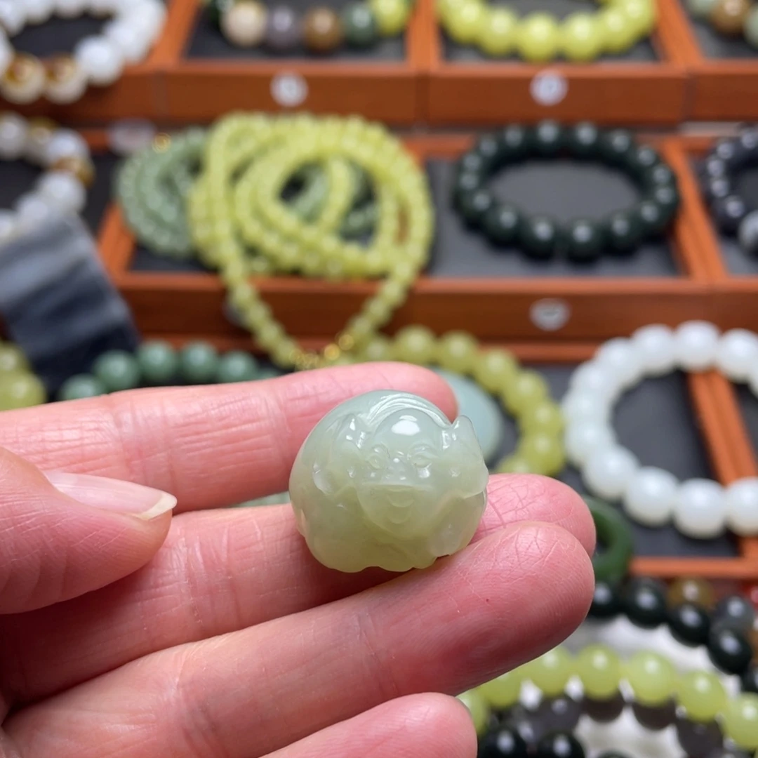 和田玉未镶嵌手串