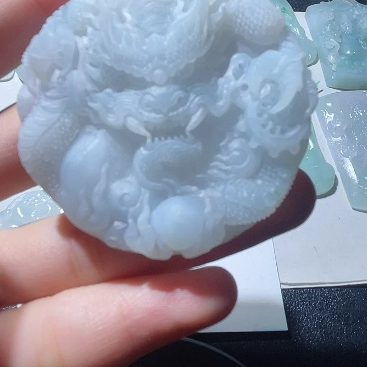 未镶嵌定制翡翠龙