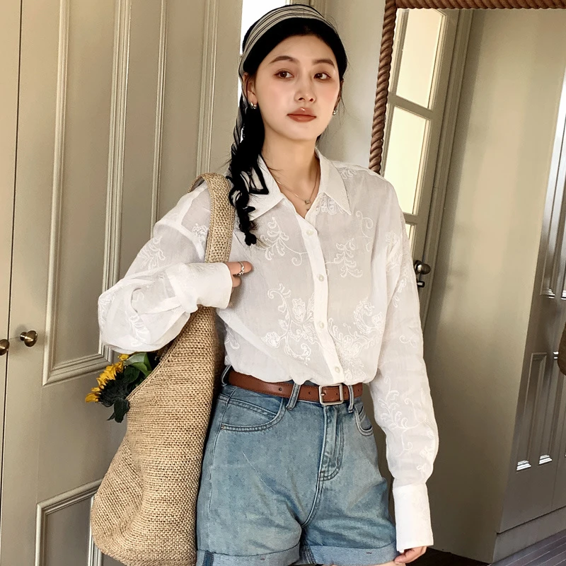 2025春装新款时尚高级感重工刺绣翻领衬衫上衣女春秋长袖女士衬衣