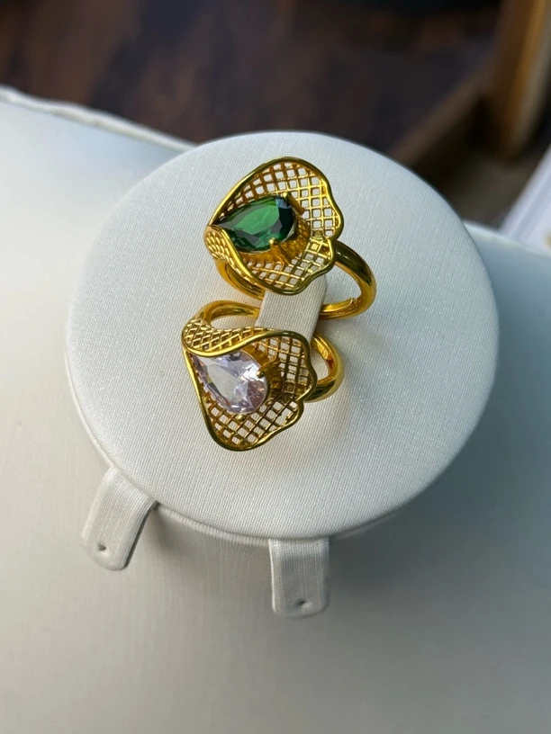 铜合金戒指 D&K 花朵仿钻绿色和粉紫色戒指