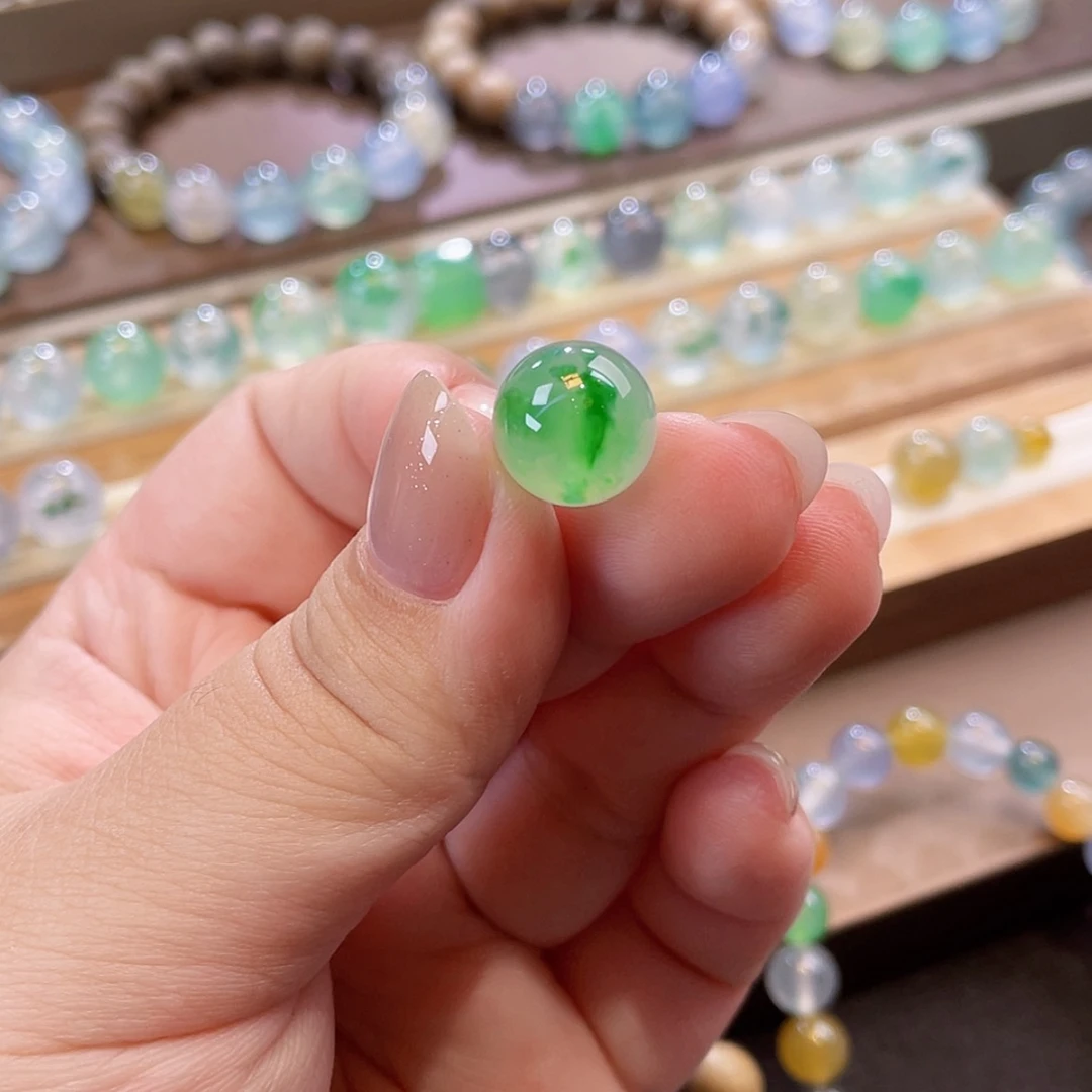 【闪购商品】颈饰未镶嵌翡翠飘绿花