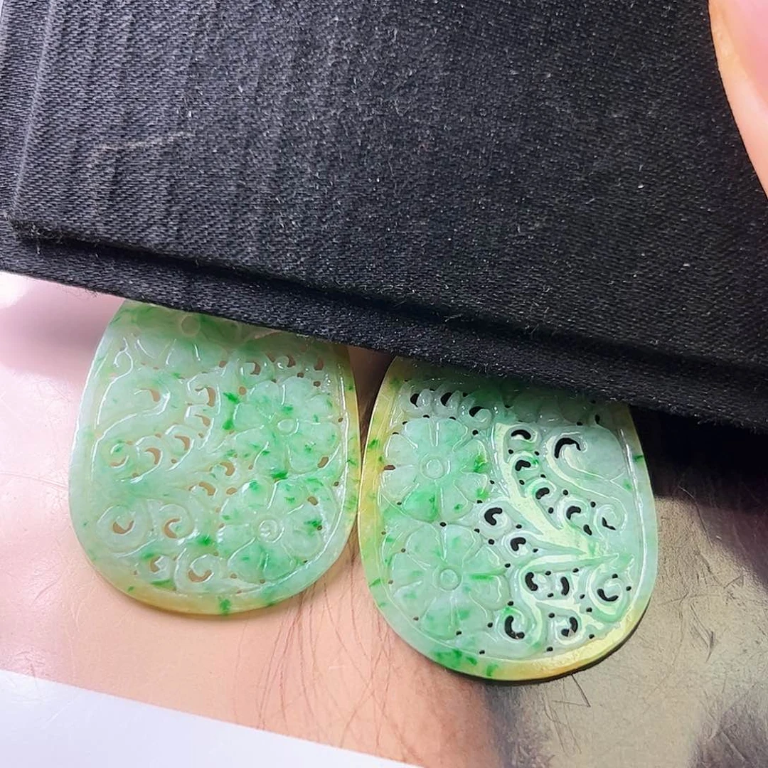 用***1翡翠未镶嵌耳饰花片
