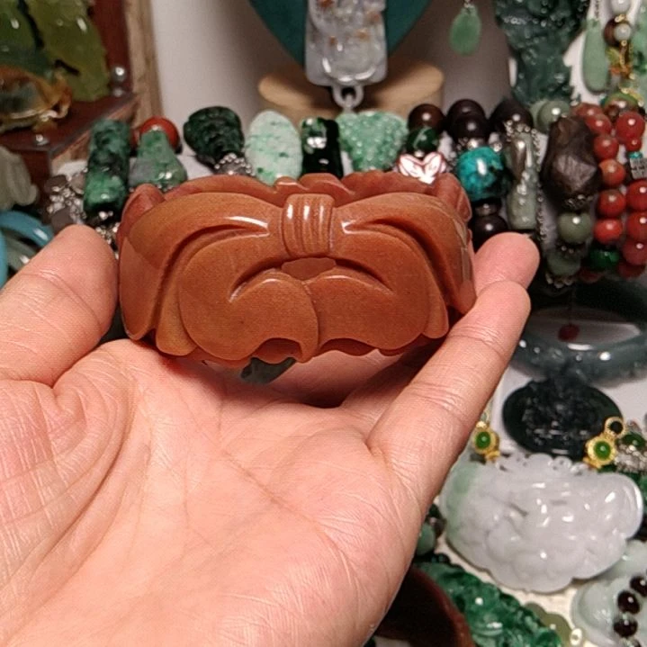 翡翠吊坠(赠链)未镶嵌