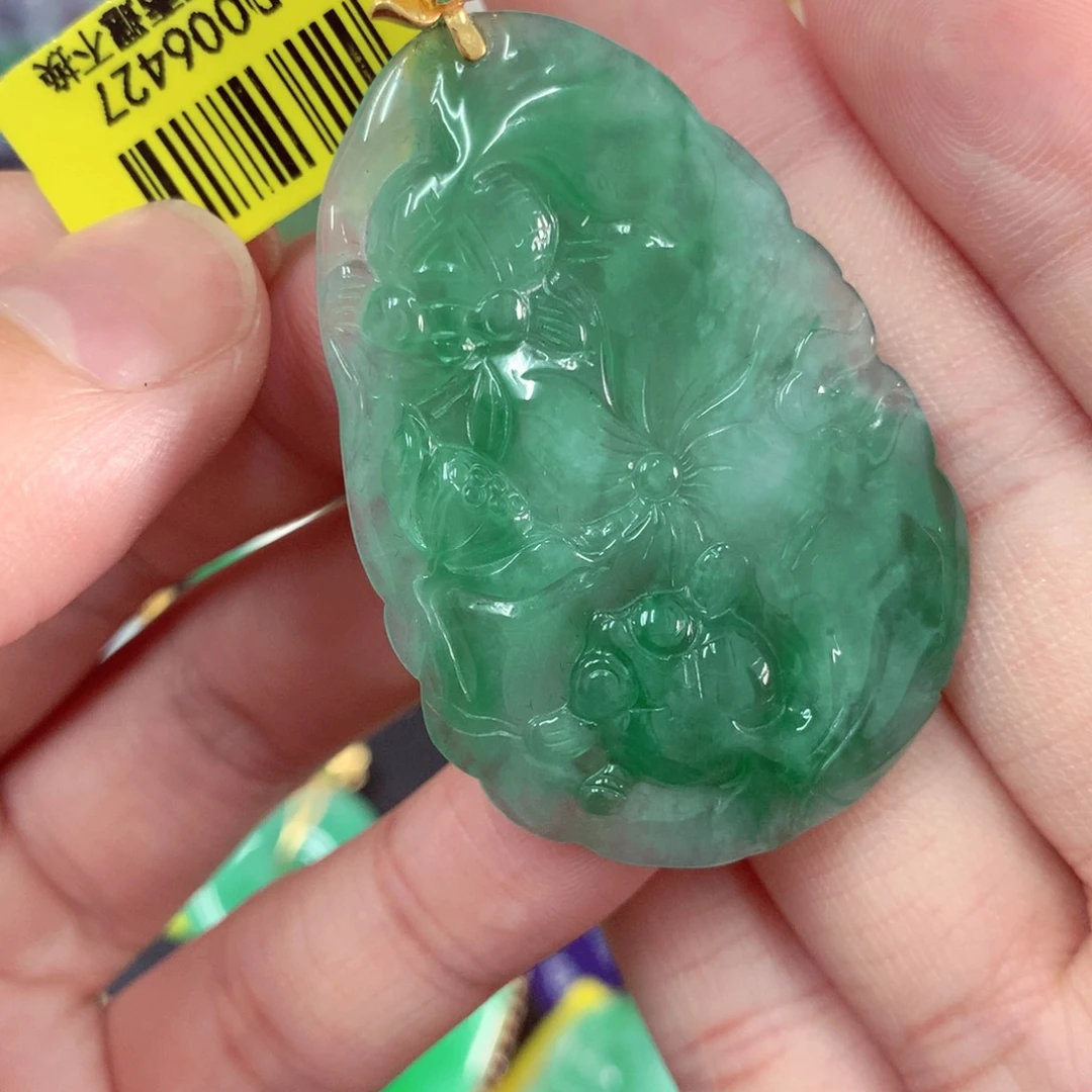 颈饰18K金镶嵌翡翠